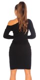 Dlhé úpletové šaty s odhaleným ramenom Čierna