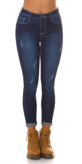 Tmavomodré džíny s vysokým pásom