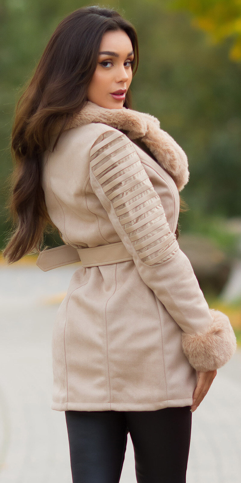 Zimný kabát s kožušinou Cappuccino
