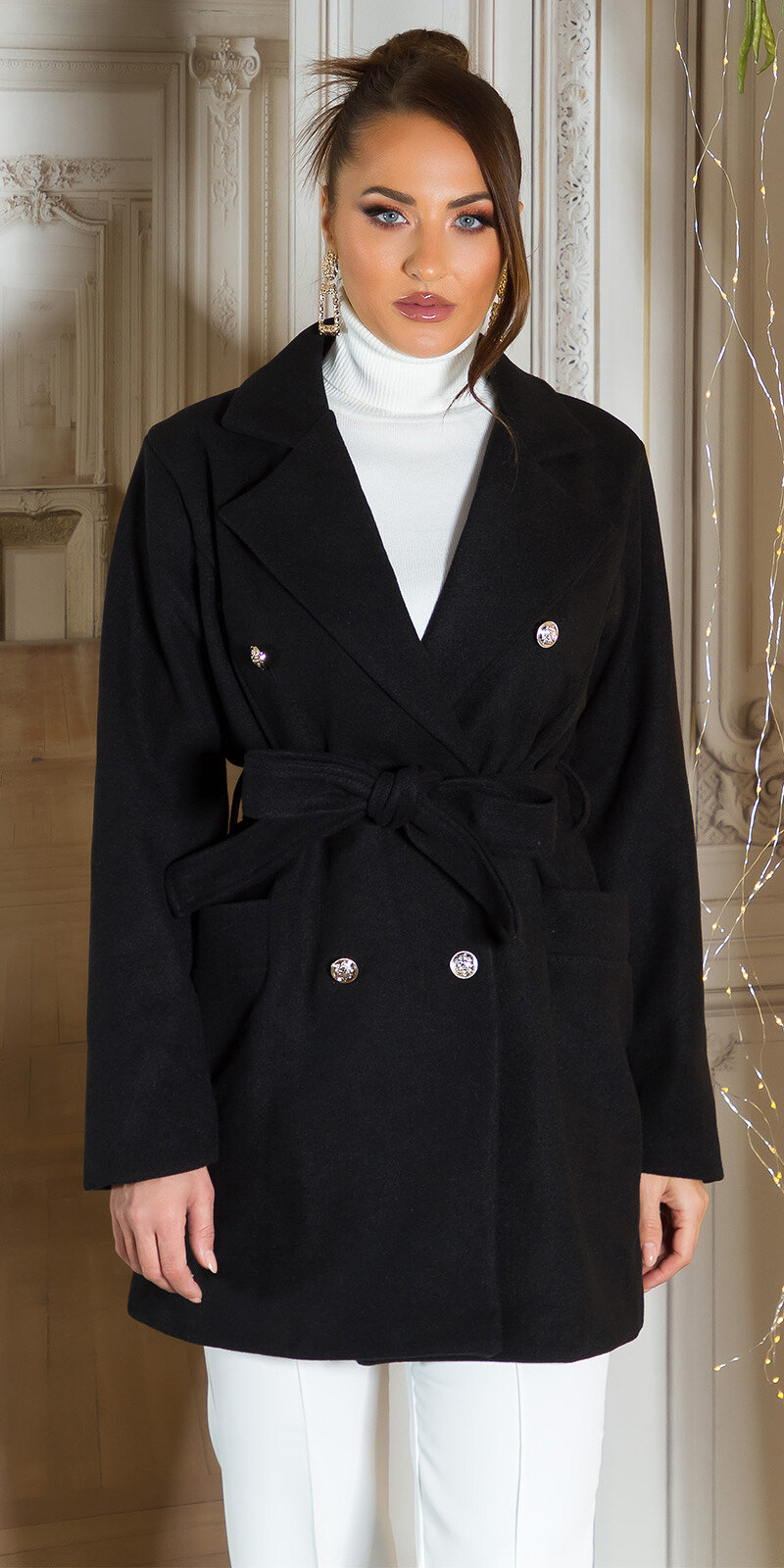 Moderný dámsky kabát s opaskom Čierna