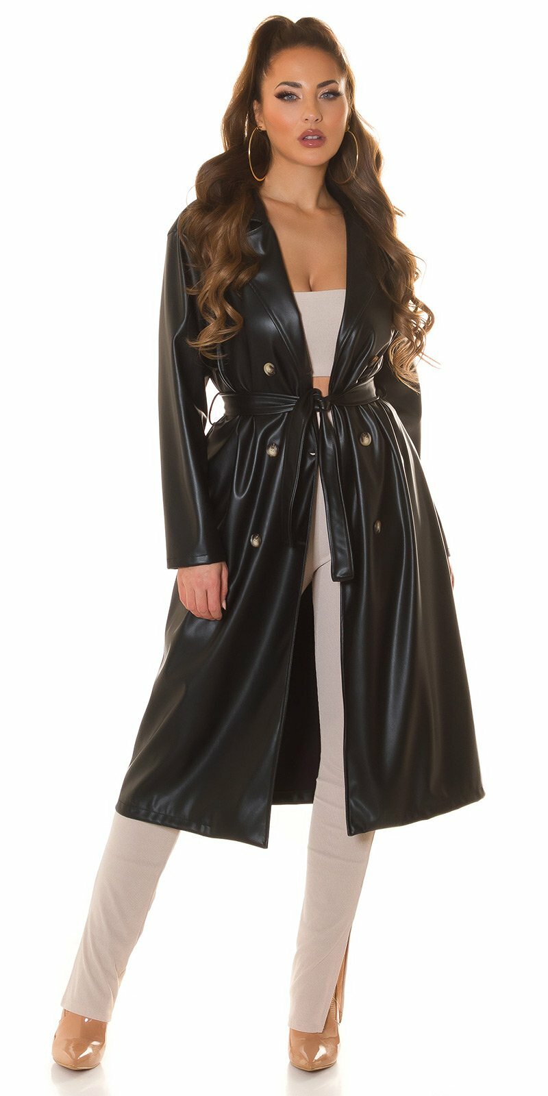 Dámsky dlhý koženkový kabát s opaskom Čierna